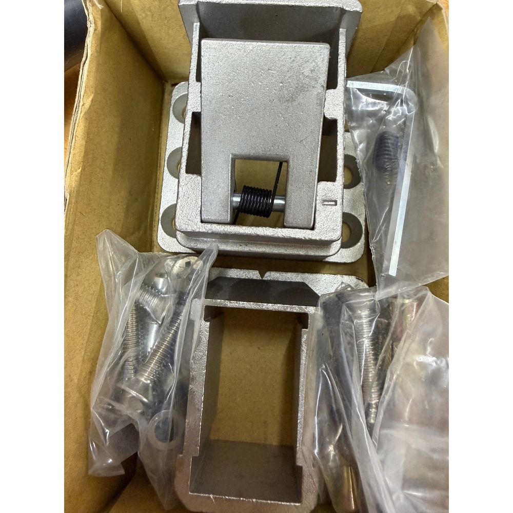 Cal-Royal UL424 Brackets for Top Bottom Mullions LCKUL424 Door Hardware Set - Picture 3 of 7